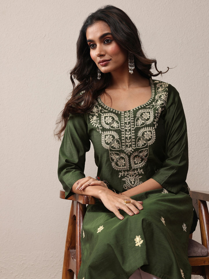 Green Floral Embroidered Chanderi Silk Straight Kurta
