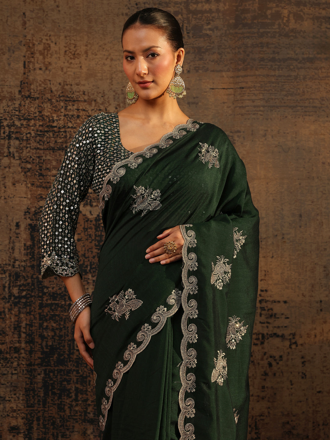 Green Floral Embroidered Silk Blend Saree With Unstitched Blouse Piece