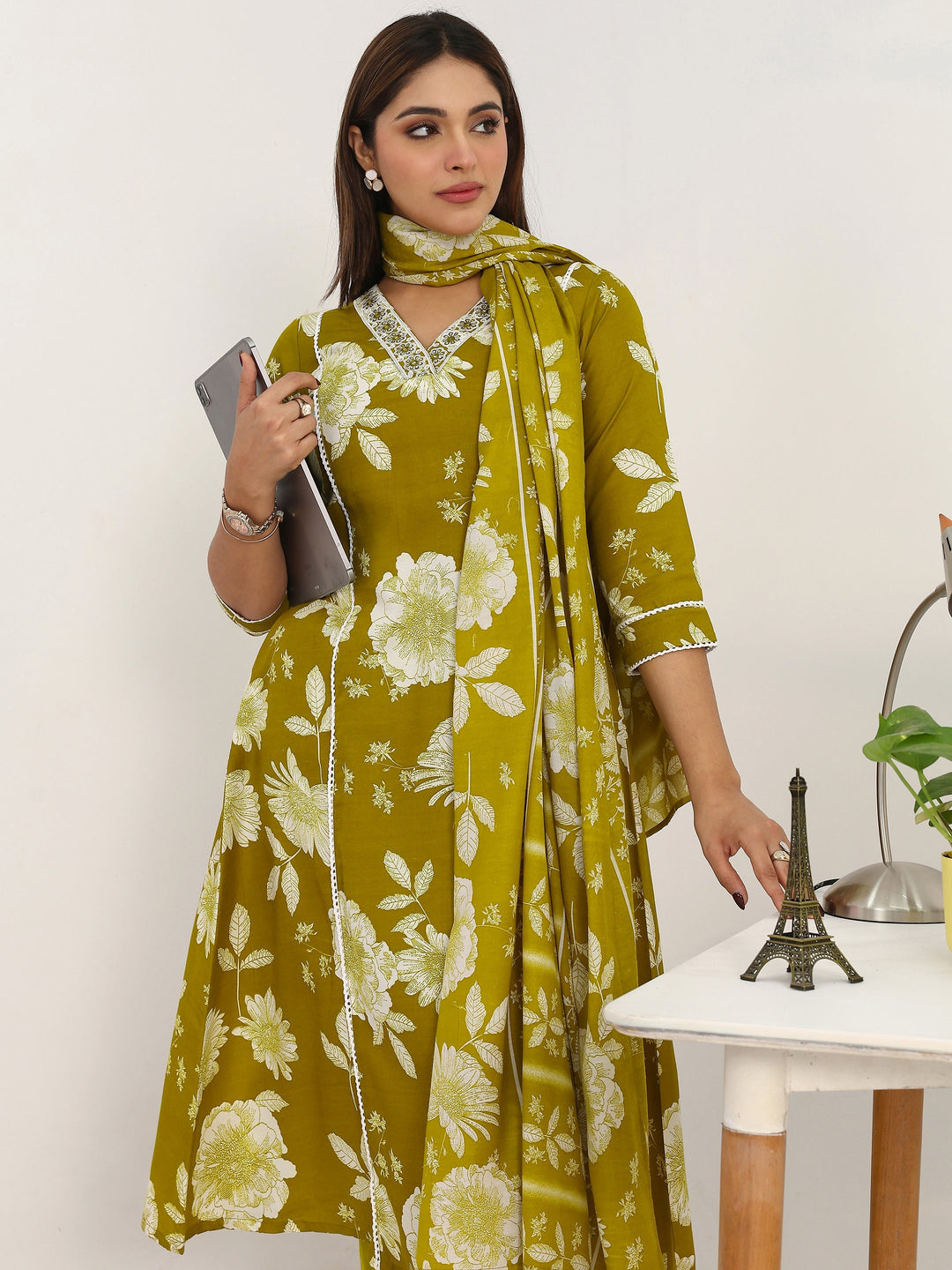 Green Floral Printed Cotton Blend A-Line Suit Set With Dupatta