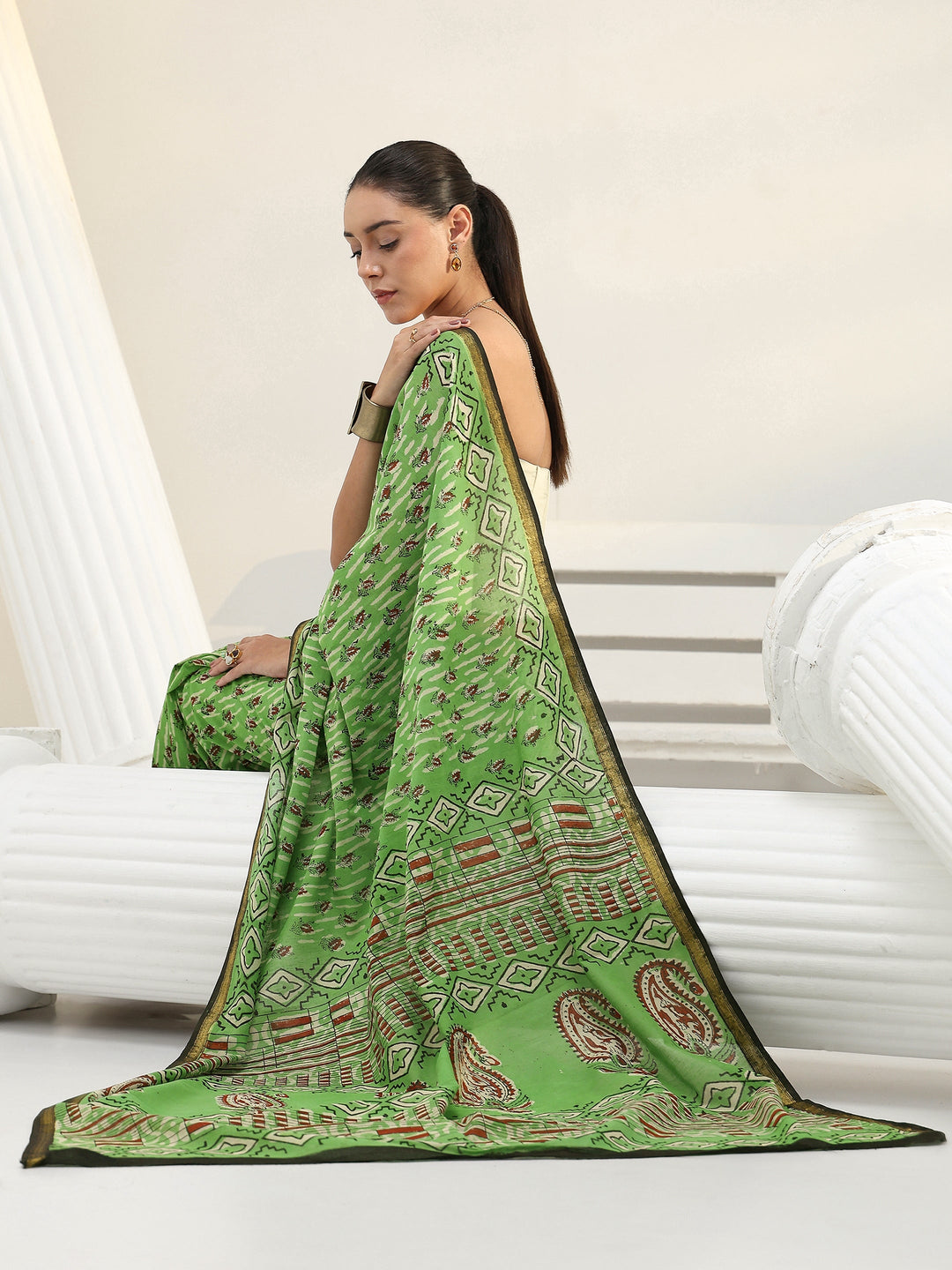Kelly Green Floral Bagru Print Cotton Saree
