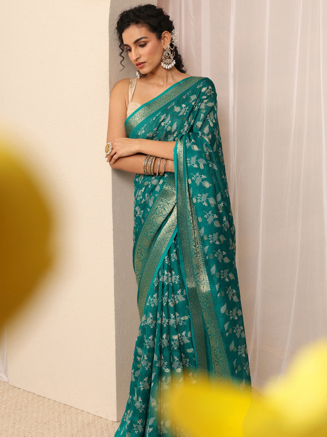 Green Floral Printed Silk Blend Saree With Unstitched Blouse Piece