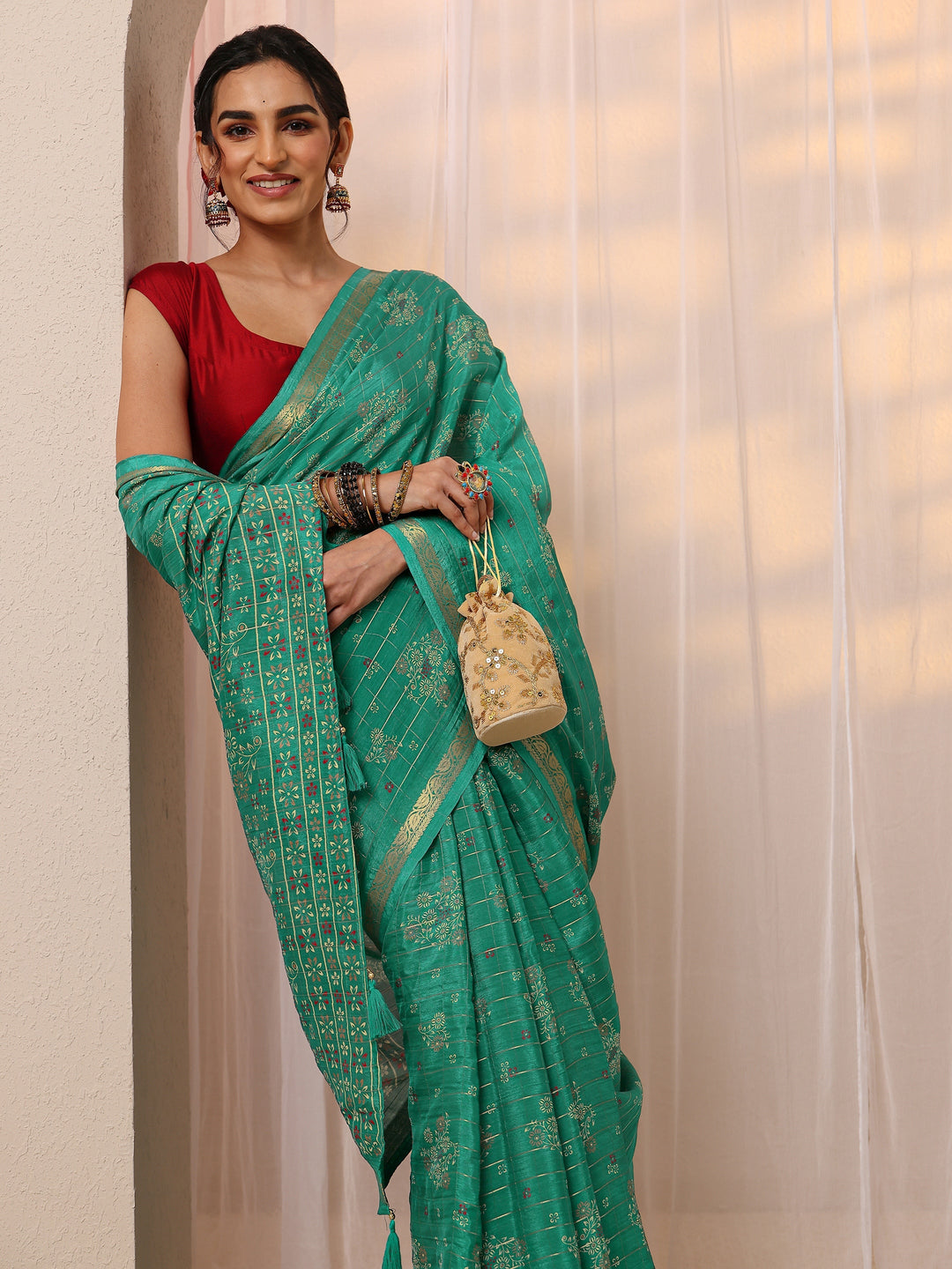 Green Floral Printed Silk Blend Saree With Unstitched Blouse Piece