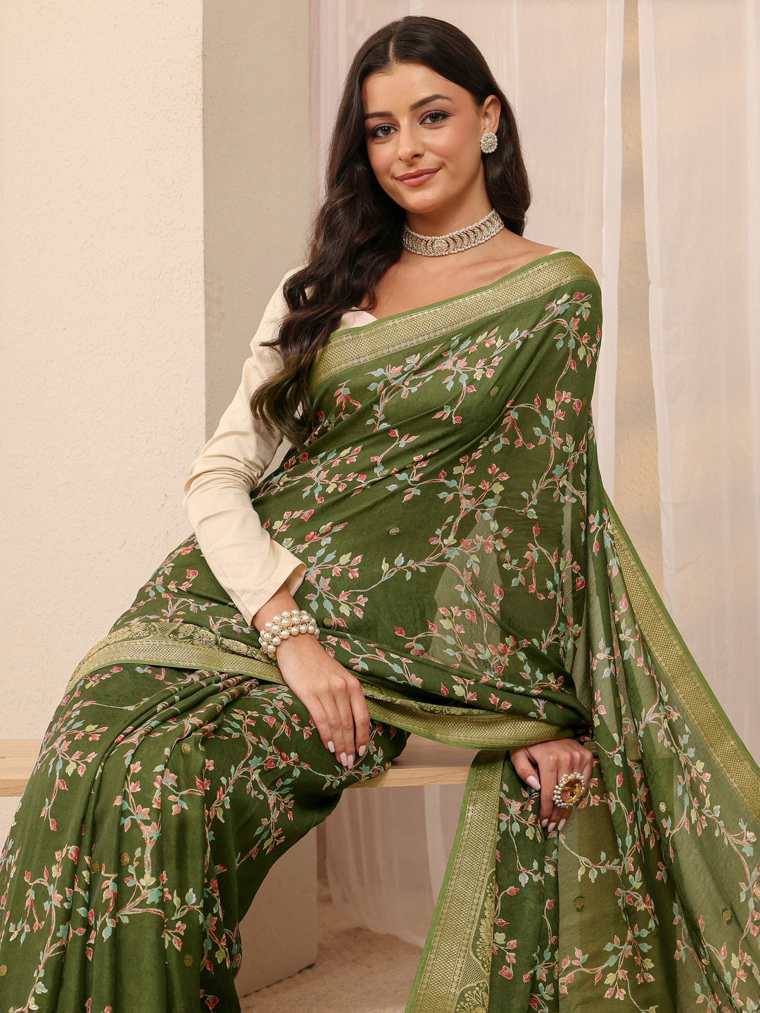Green Floral Printed Silk Blend Saree 
With Unstitched Blouse Piece