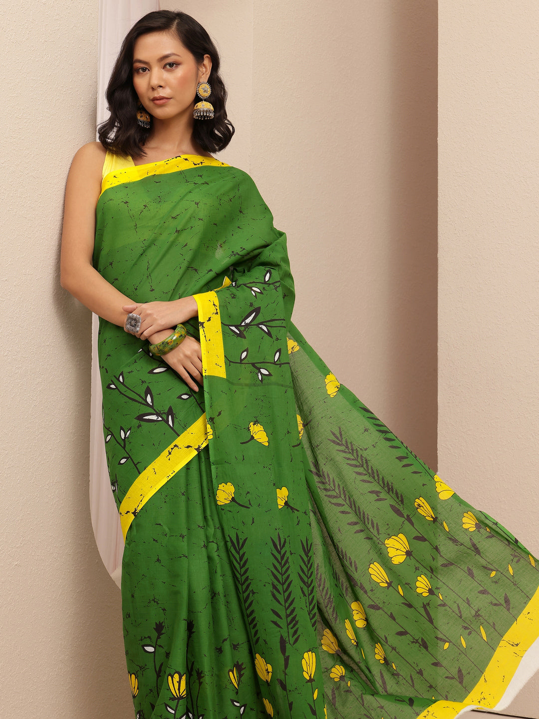 Green Printed Cotton Saree With Unstitched Blouse Piece