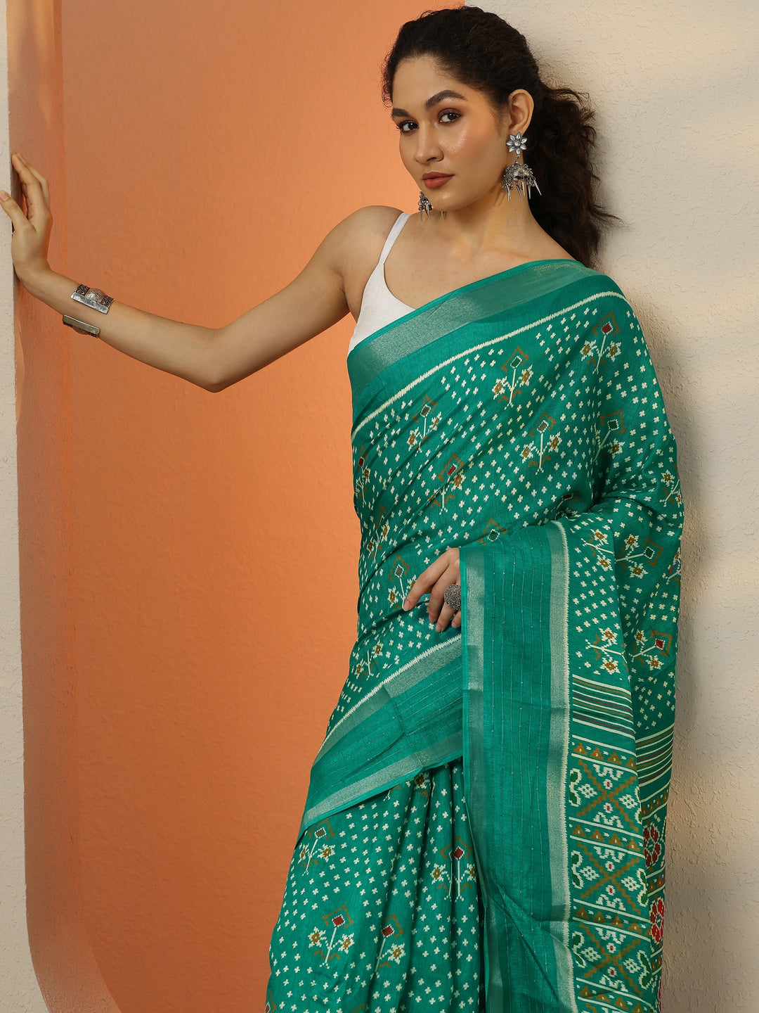 Green Printed Silk Blend Saree With Unstitched Blouse Piece