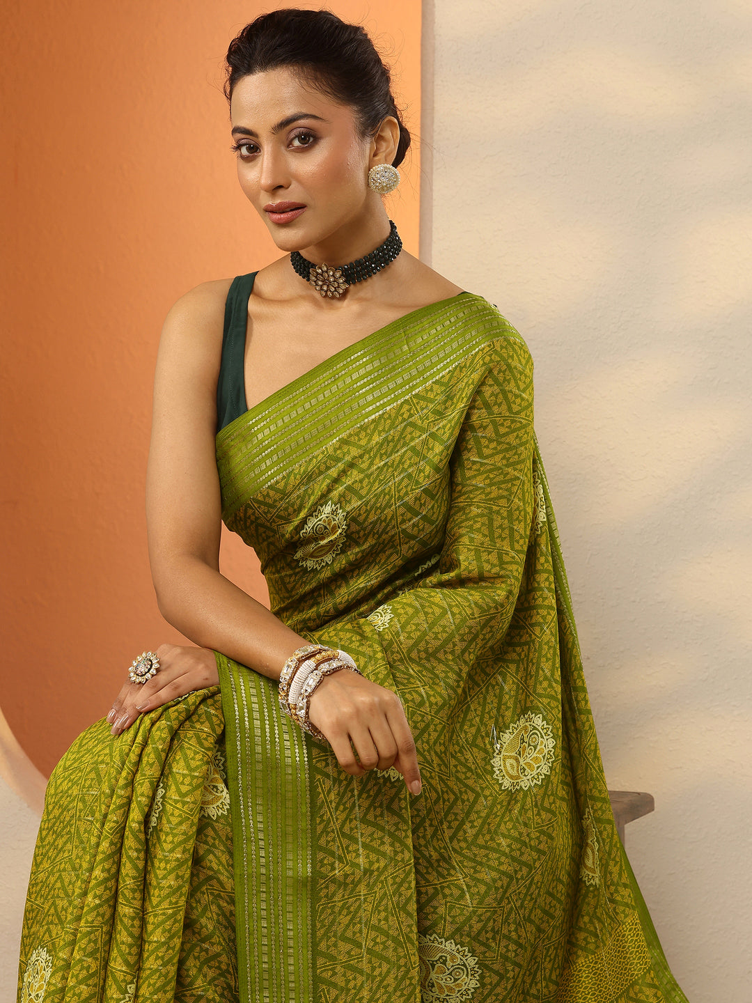 Green Printed Silk Blend Saree With Unstitched Blouse Piece