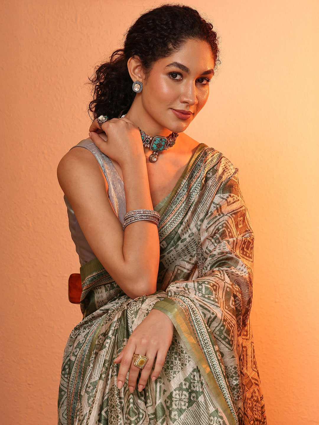 Green Printed Silk Blend Saree With Unstitched Blouse Piece