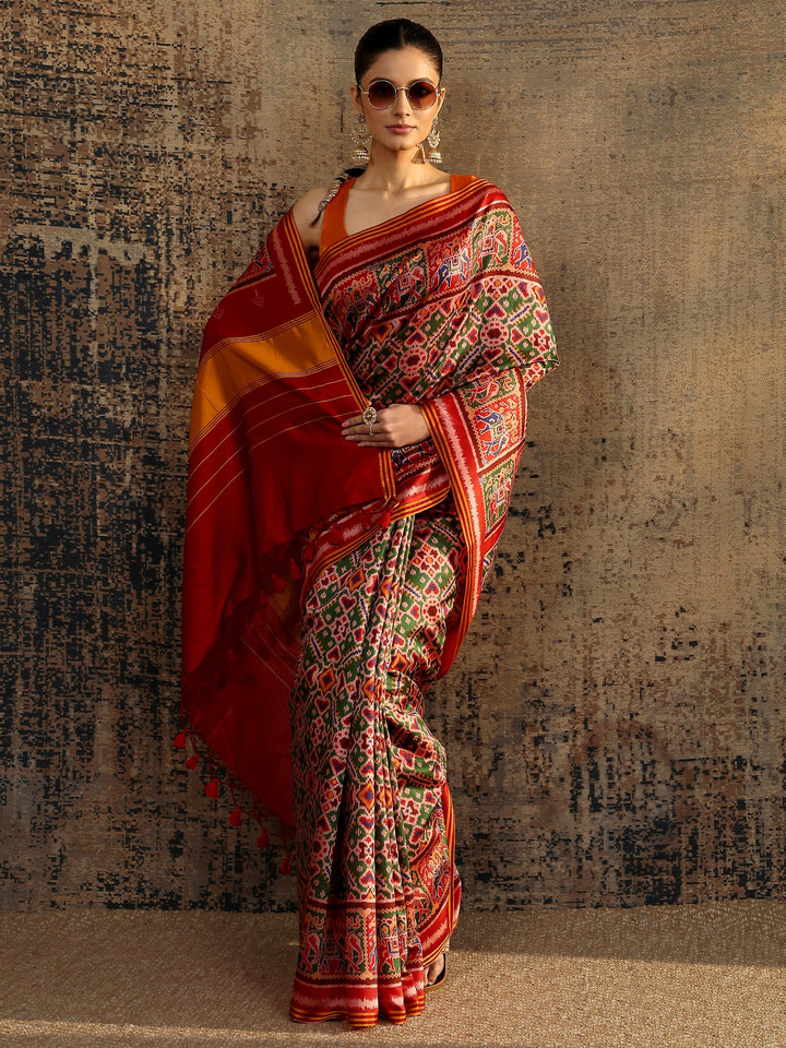 Green Printed Silk Saree With Unstitched Blouse Piece