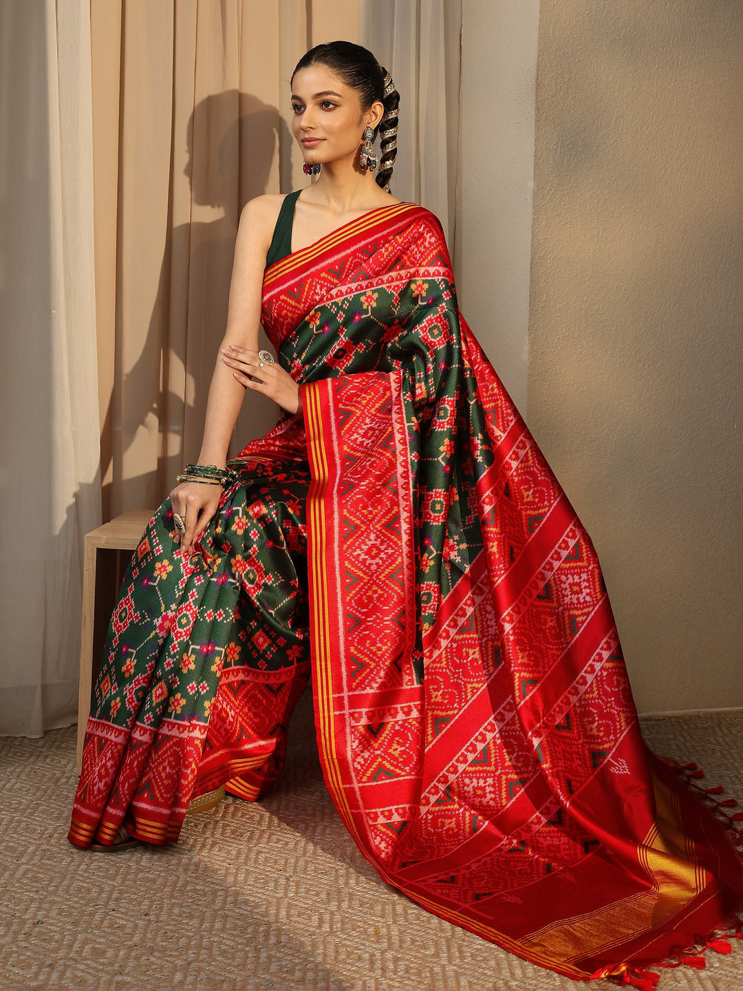 Green Printed Silk Saree With Unstitched Blouse Piece