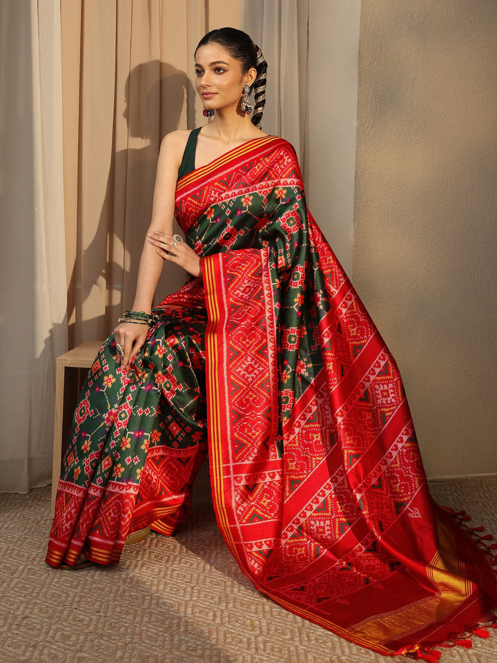 Green Printed Silk Saree With Unstitched Blouse Piece