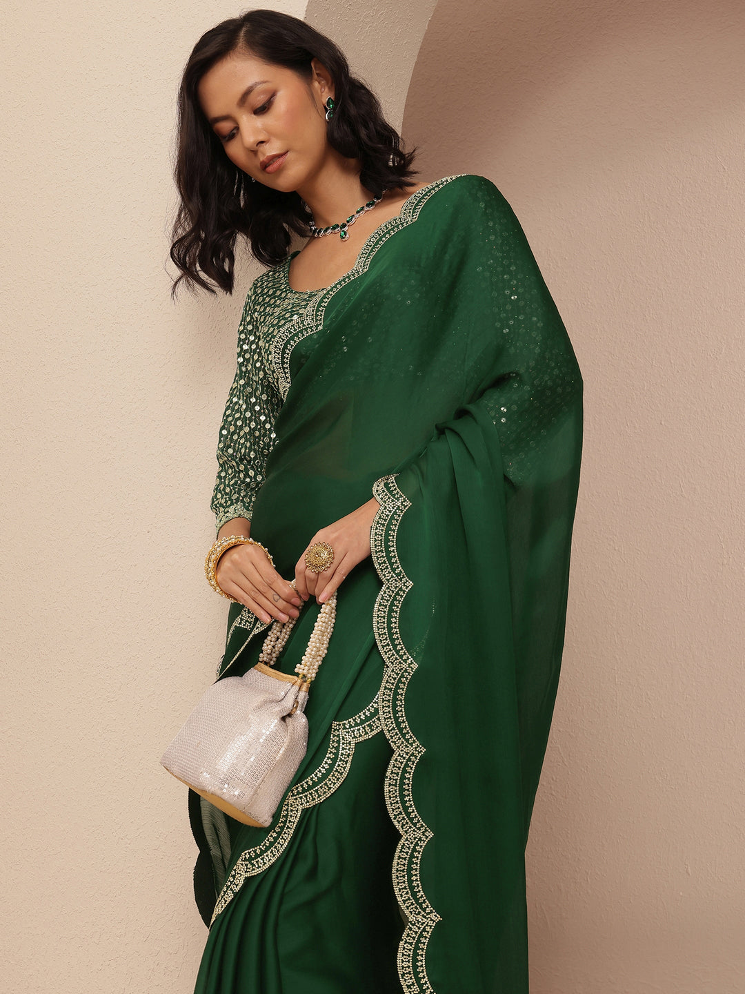 Green Solid Silk Blend Saree With Unstitched Blouse Piece