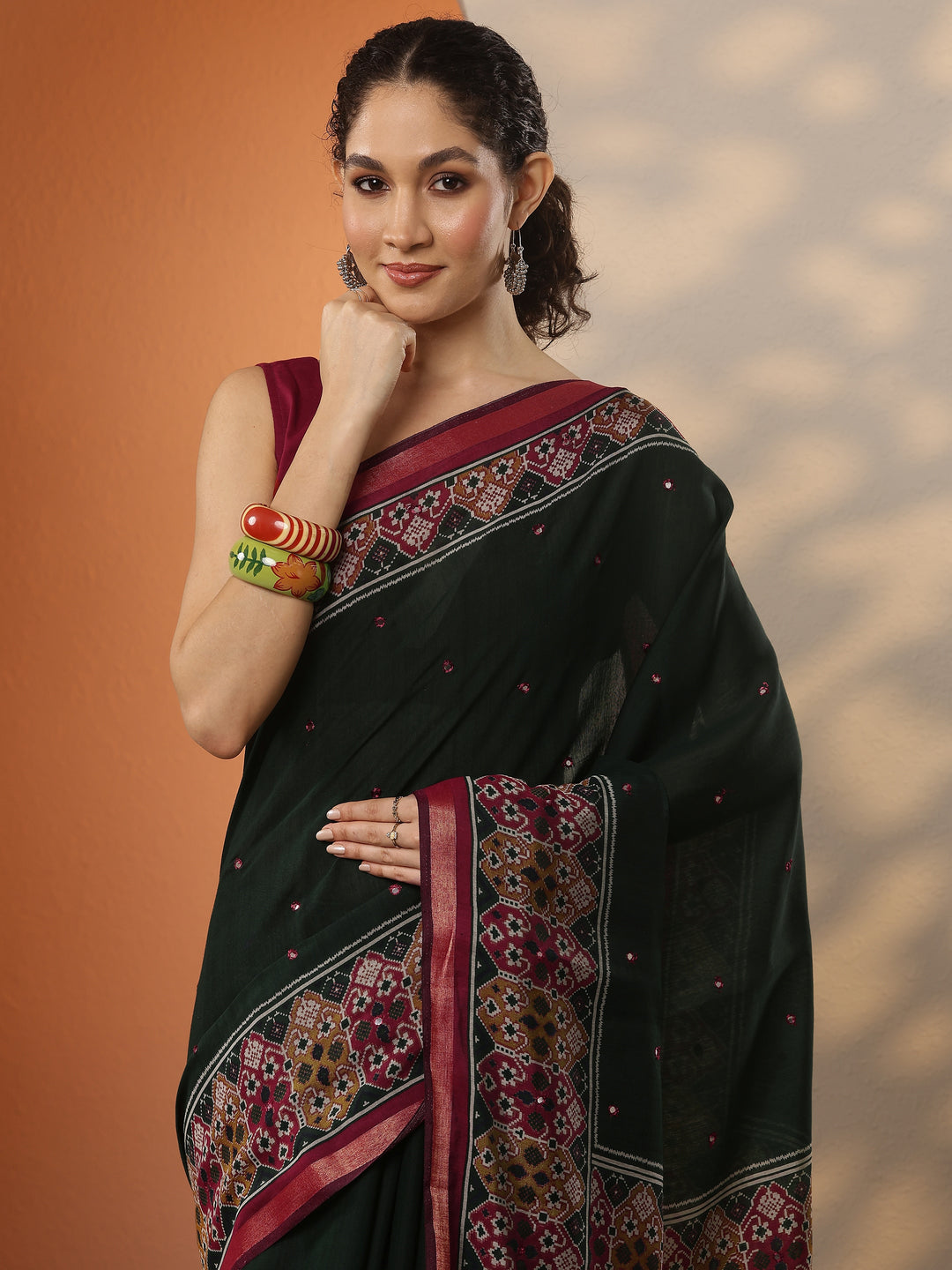 Green Solid Silk Blend Saree With Unstitched Blouse Piece