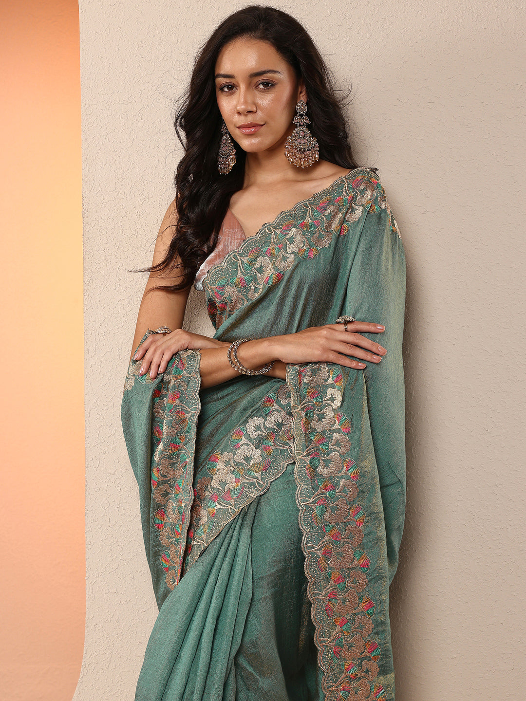 Green Solid Silk Blend Saree With Unstitched Blouse Piece