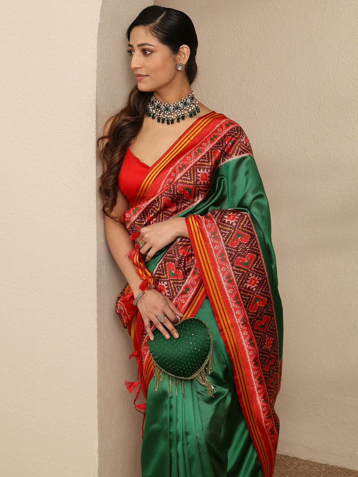 Green Solid Silk Saree With Unstitched Blouse Piece