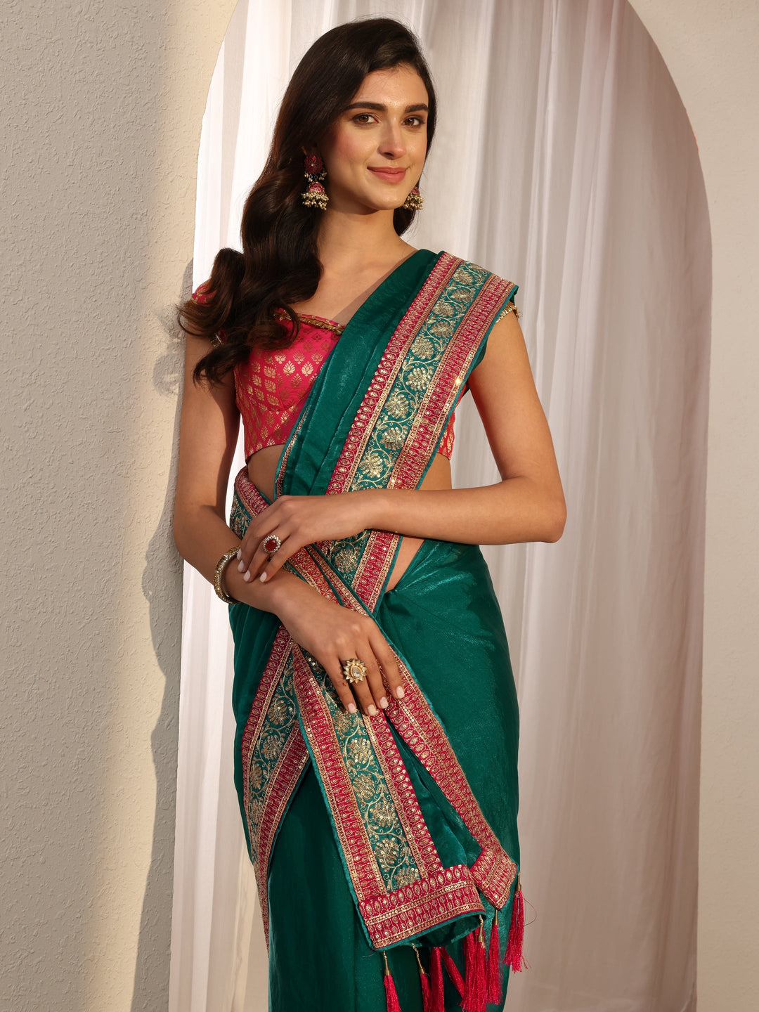 Green Solid Tissue Saree With Unstitched Blouse Piece