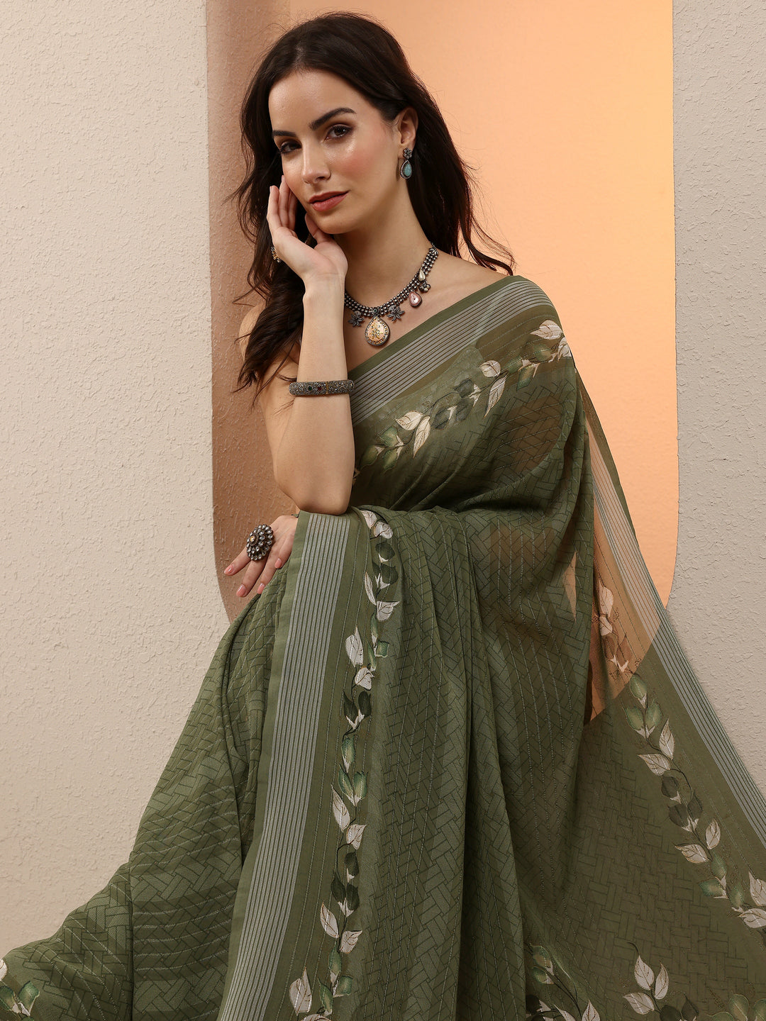 Green Tribal Printed Georgette Saree With Unstitched Blouse Piece