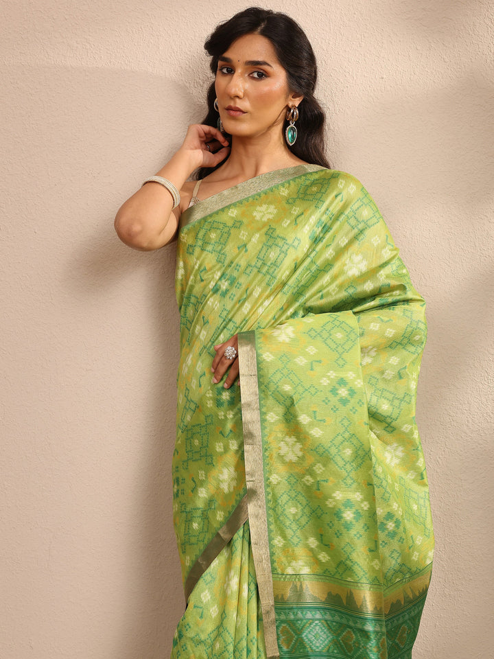 Green Woven Design Banarsi Silk Blend Saree With Unstitched Blouse Piece