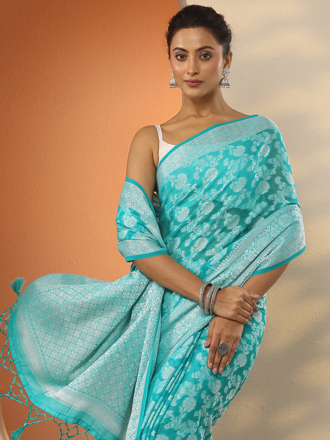 Green Woven Design Pure Georgette Saree With Unstitched Blouse Piece