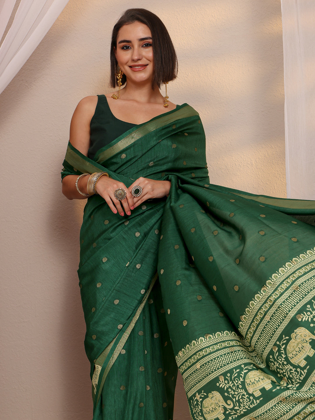 Green Woven Design Silk Blend Saree 
With Unstitched Blouse Piece