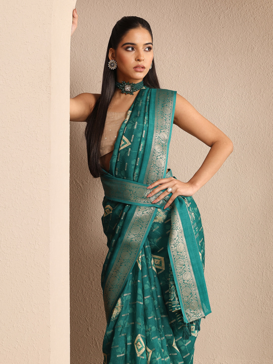Green Woven Design Silk Blend Saree With Unstitched Blouse Piece