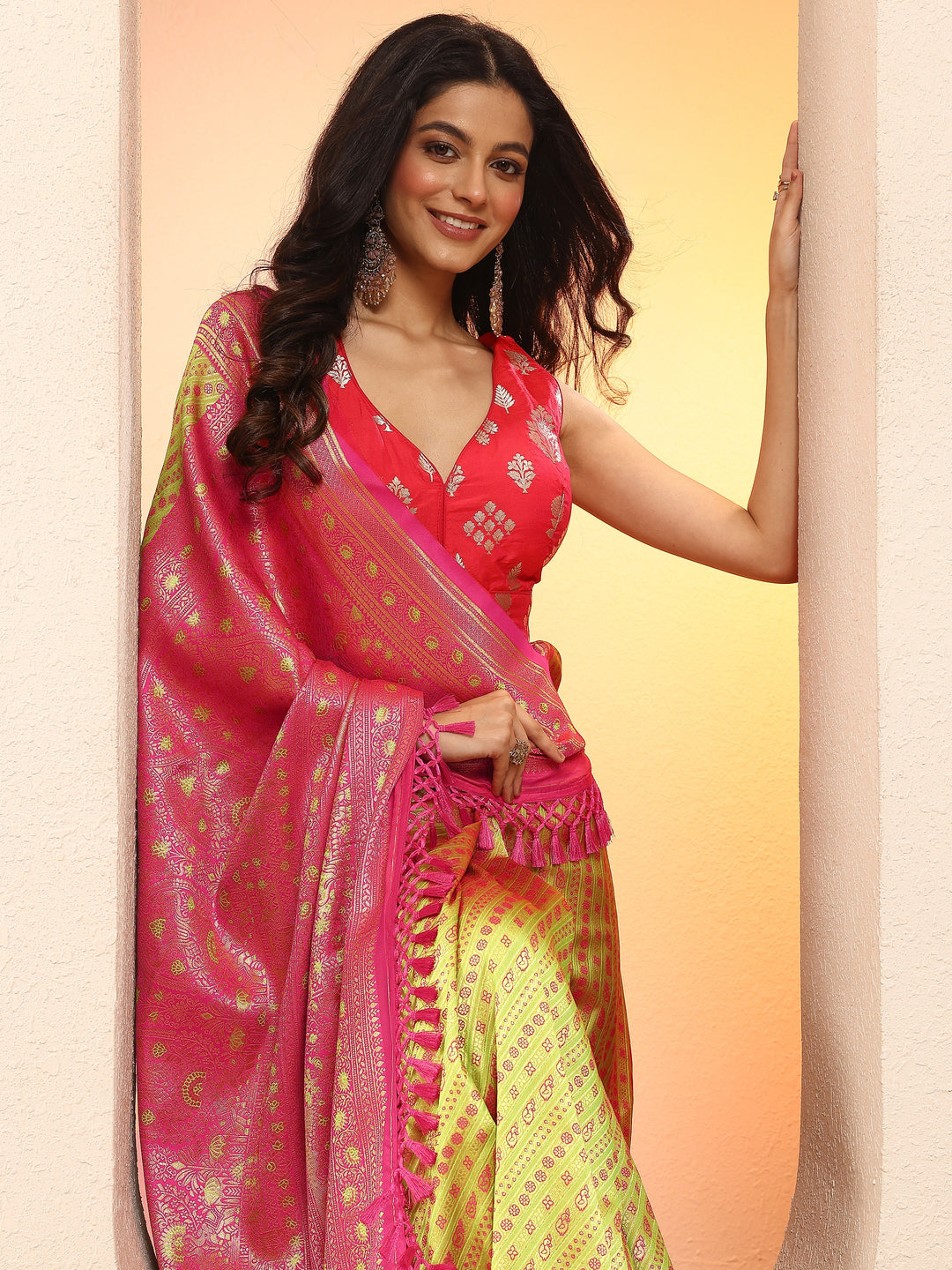 Green Woven Design Silk Blend Sarees With Unstitched Blouse Piece