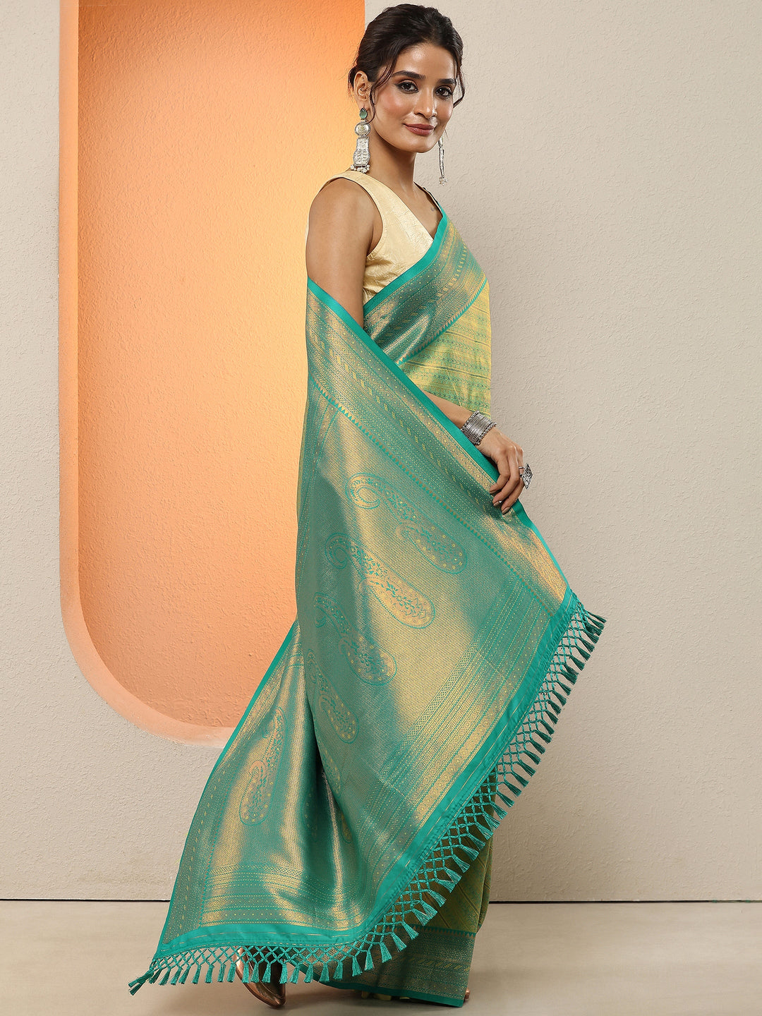Green Woven Design Silk Blend Sarees With Unstitched Blouse Piece