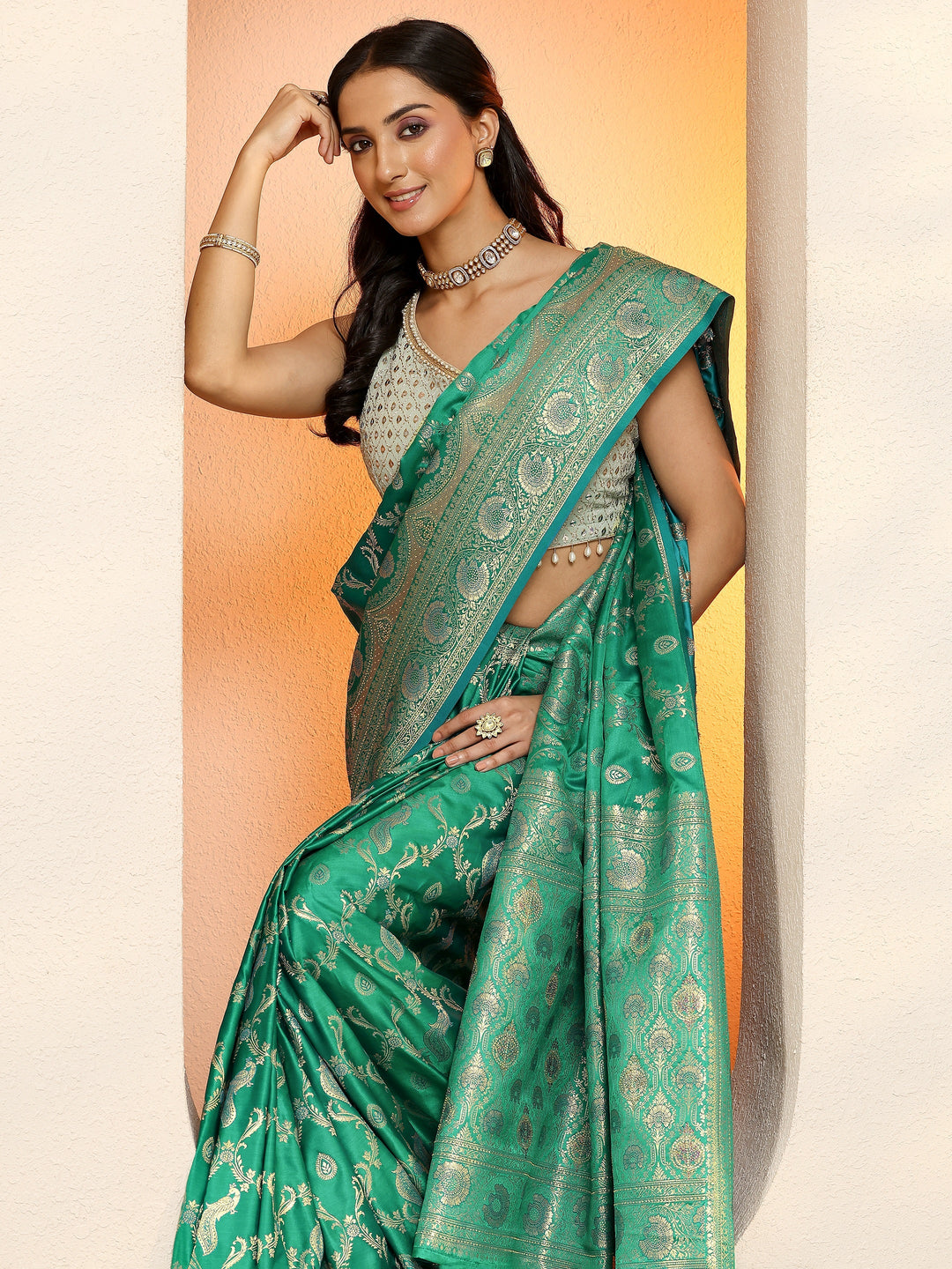 Green Woven Design Silk Blend Sarees With Unstitched Blouse Piece
