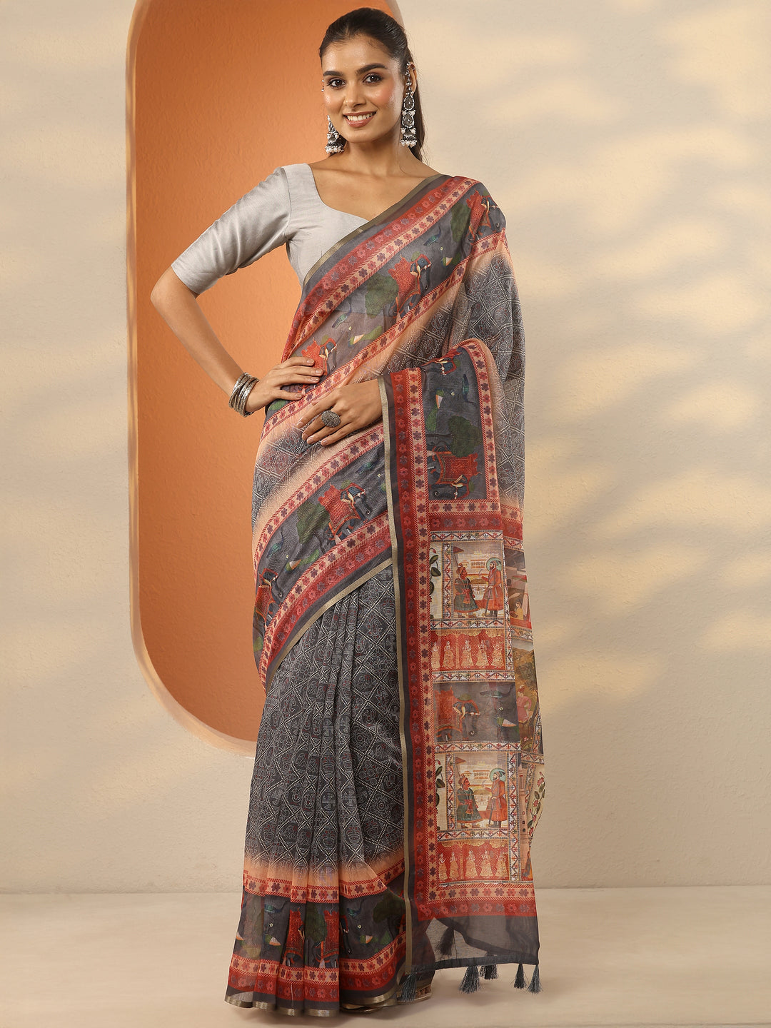Grey Bandhani Printed Silk Blend Saree With Unstitched Blouse Piece