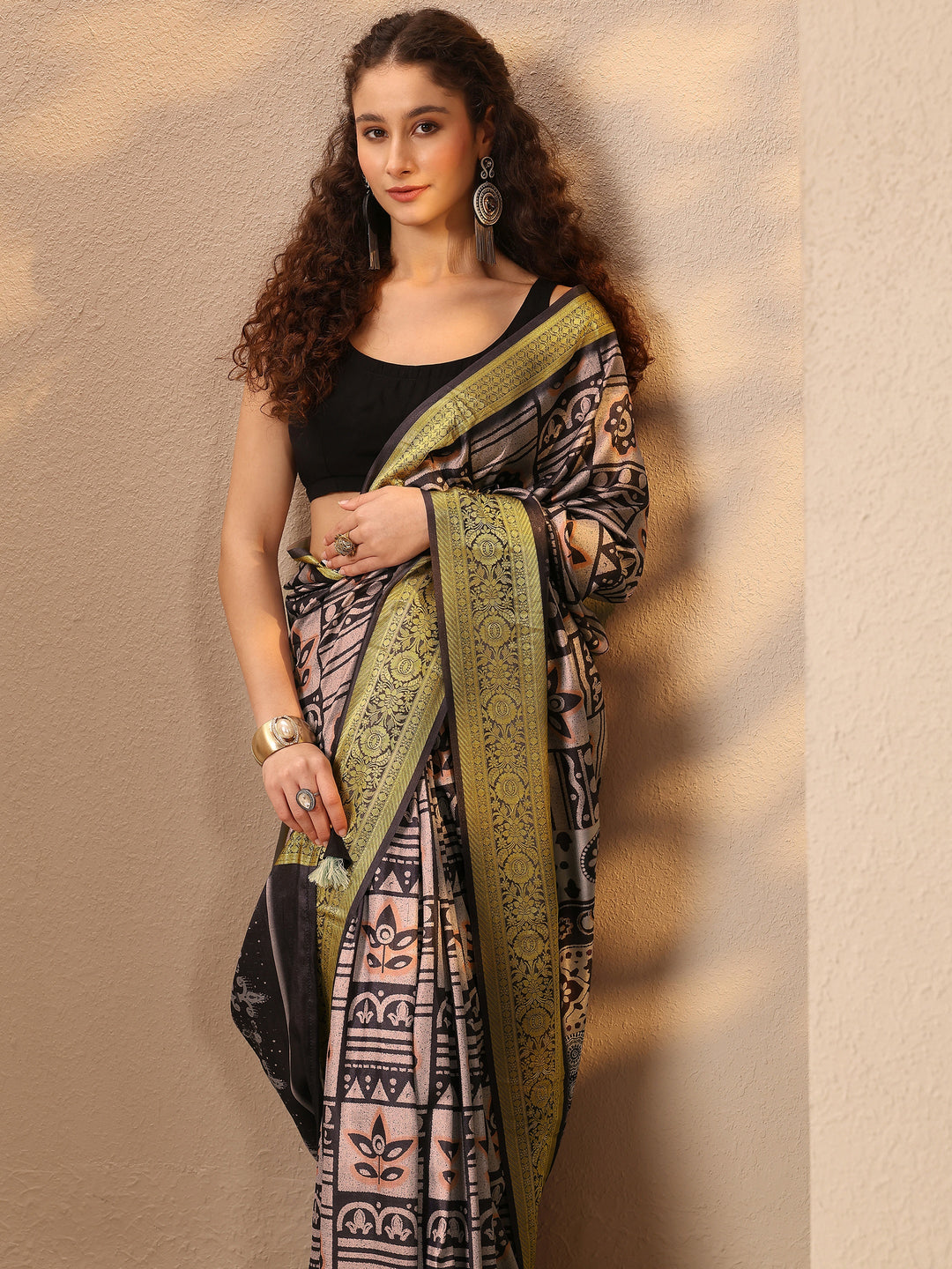 Grey Printed Silk Blend Saree With Unstitched Blouse Piece