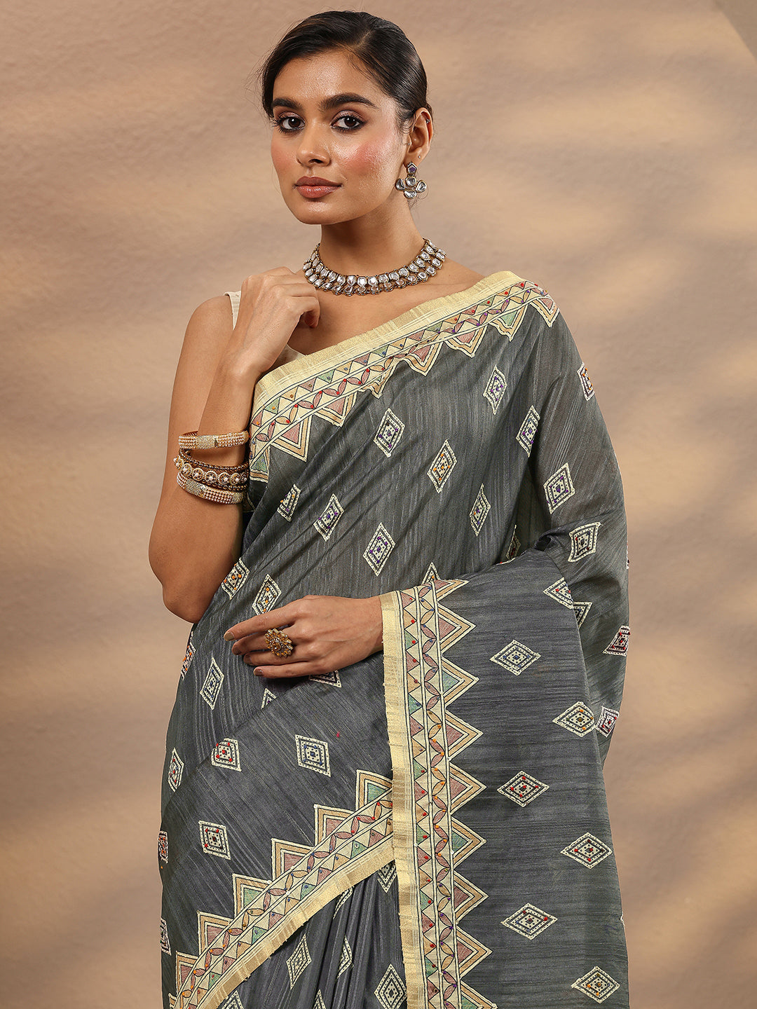 Grey Printed Silk Blend Saree With Unstitched Blouse Piece