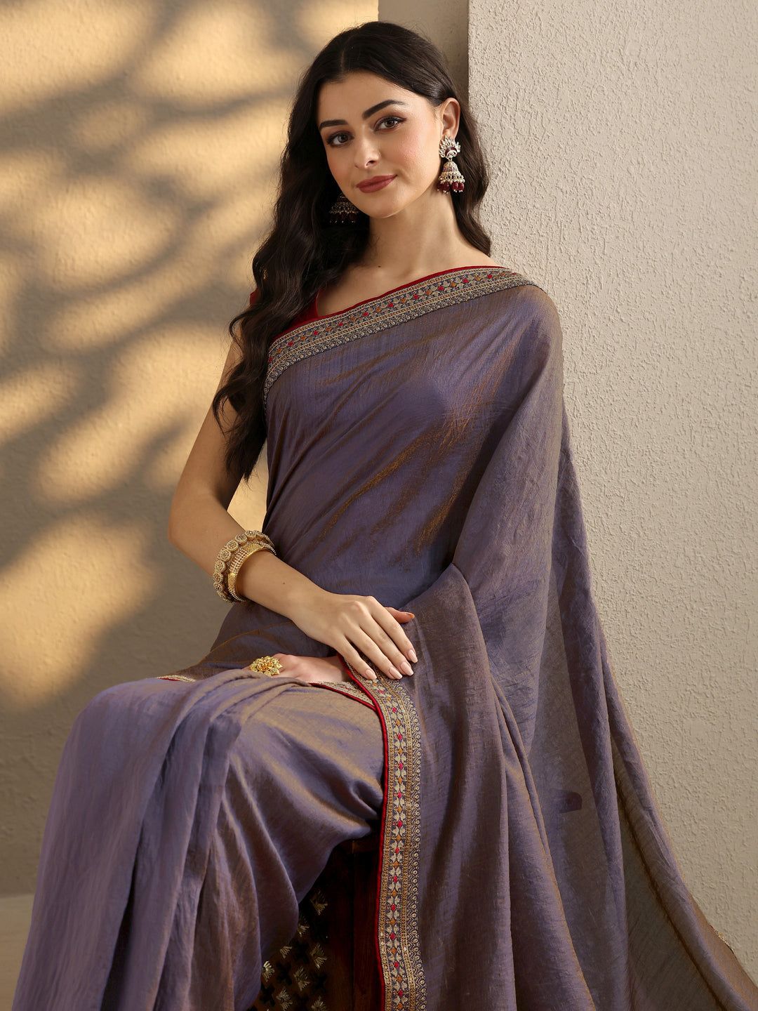 Lavender Solid Silk Blend Saree With Unstitched Blouse Piece