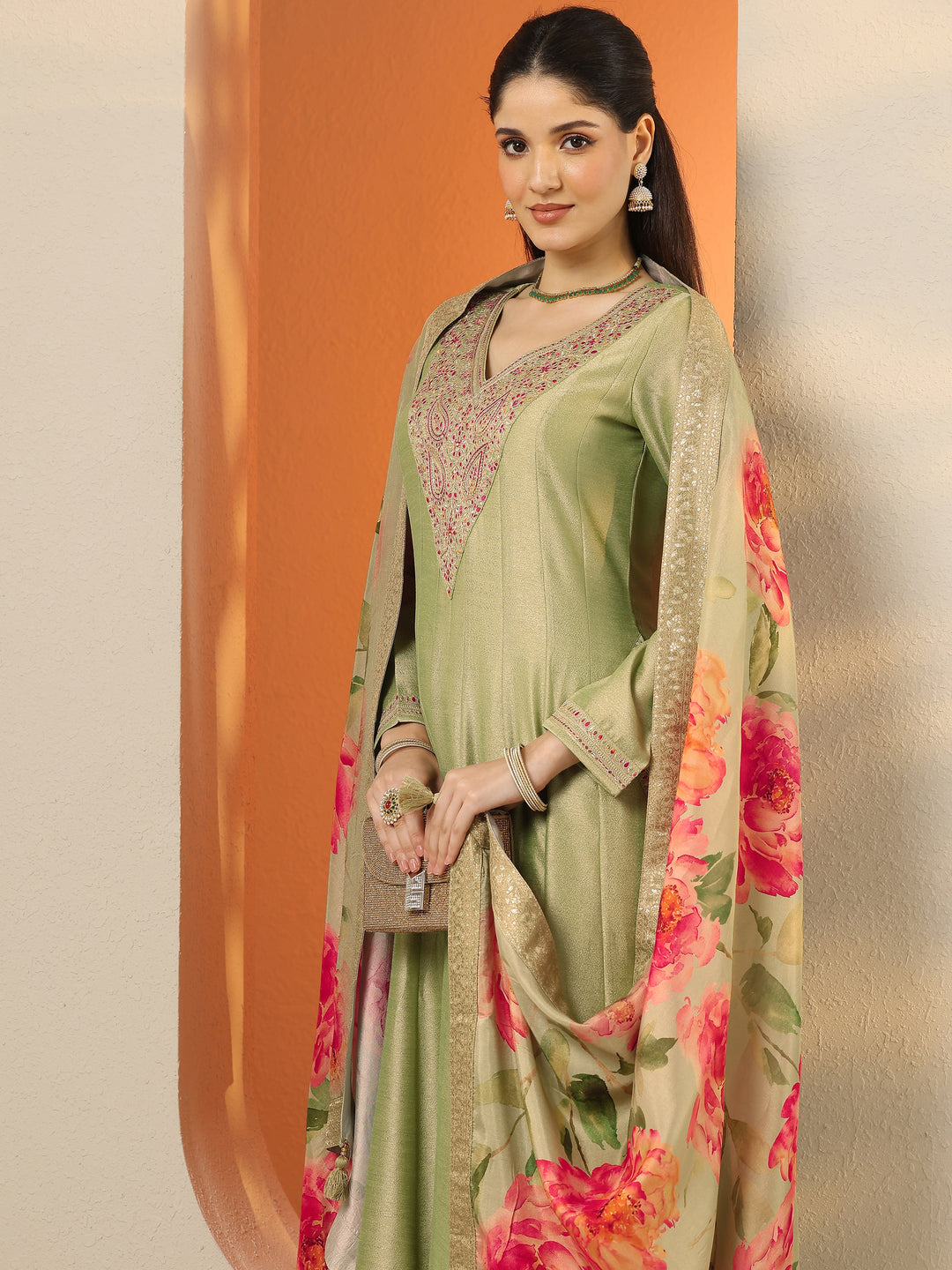 Green Embroidered Silk Blend Anarkali Suit Set With Dupatta