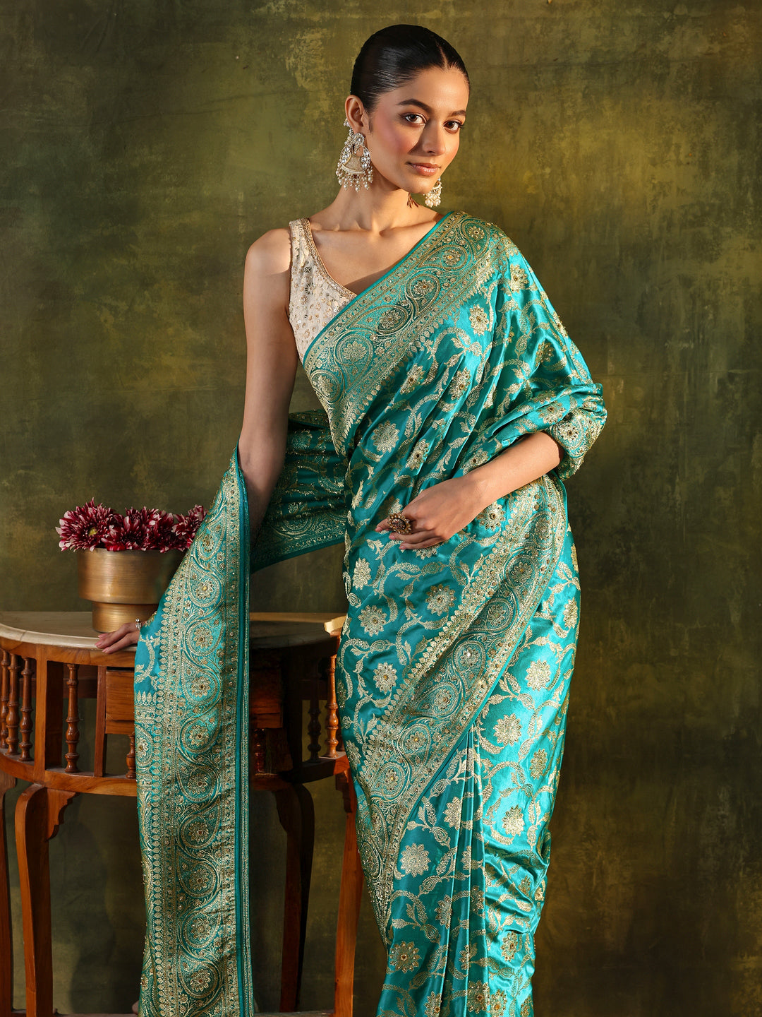 Libas Art Green Woven Design Silk Blend Banarasi Saree With Unstitched Blouse Piece