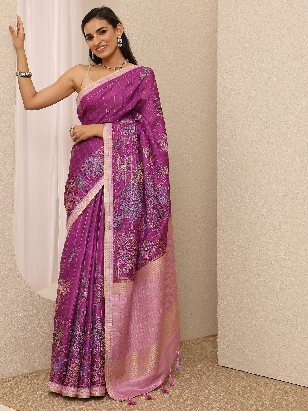 Magenta Printed Silk Blend Saree With Unstitched Blouse Piece