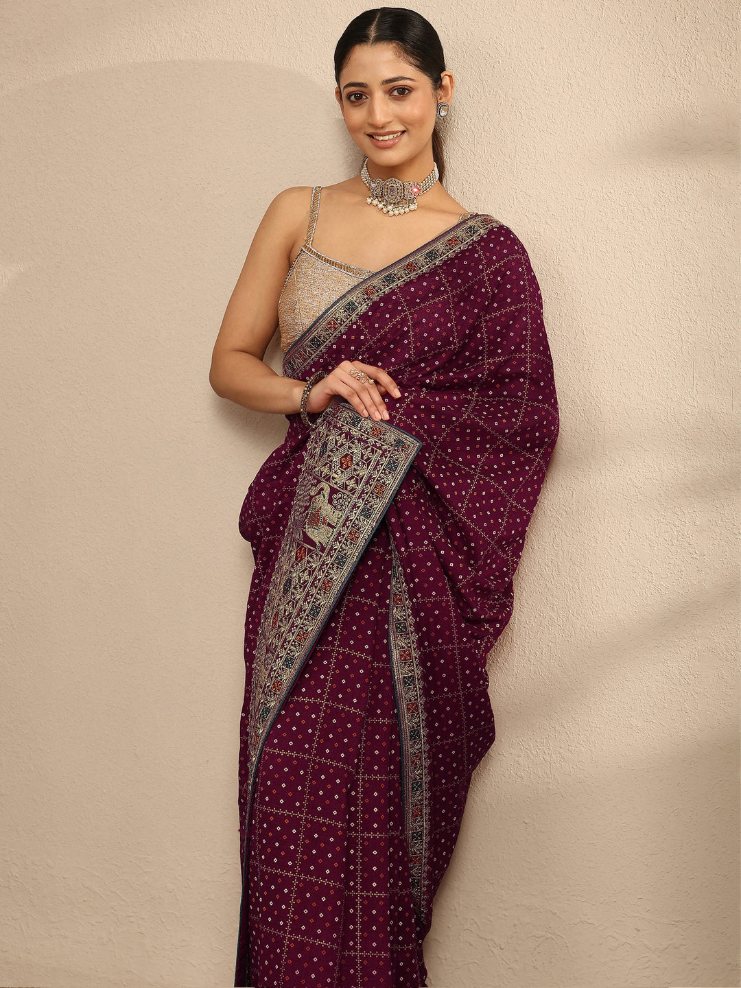 Maroon Bandhani Printed Silk Blend Saree With Unstitched Blouse Piece