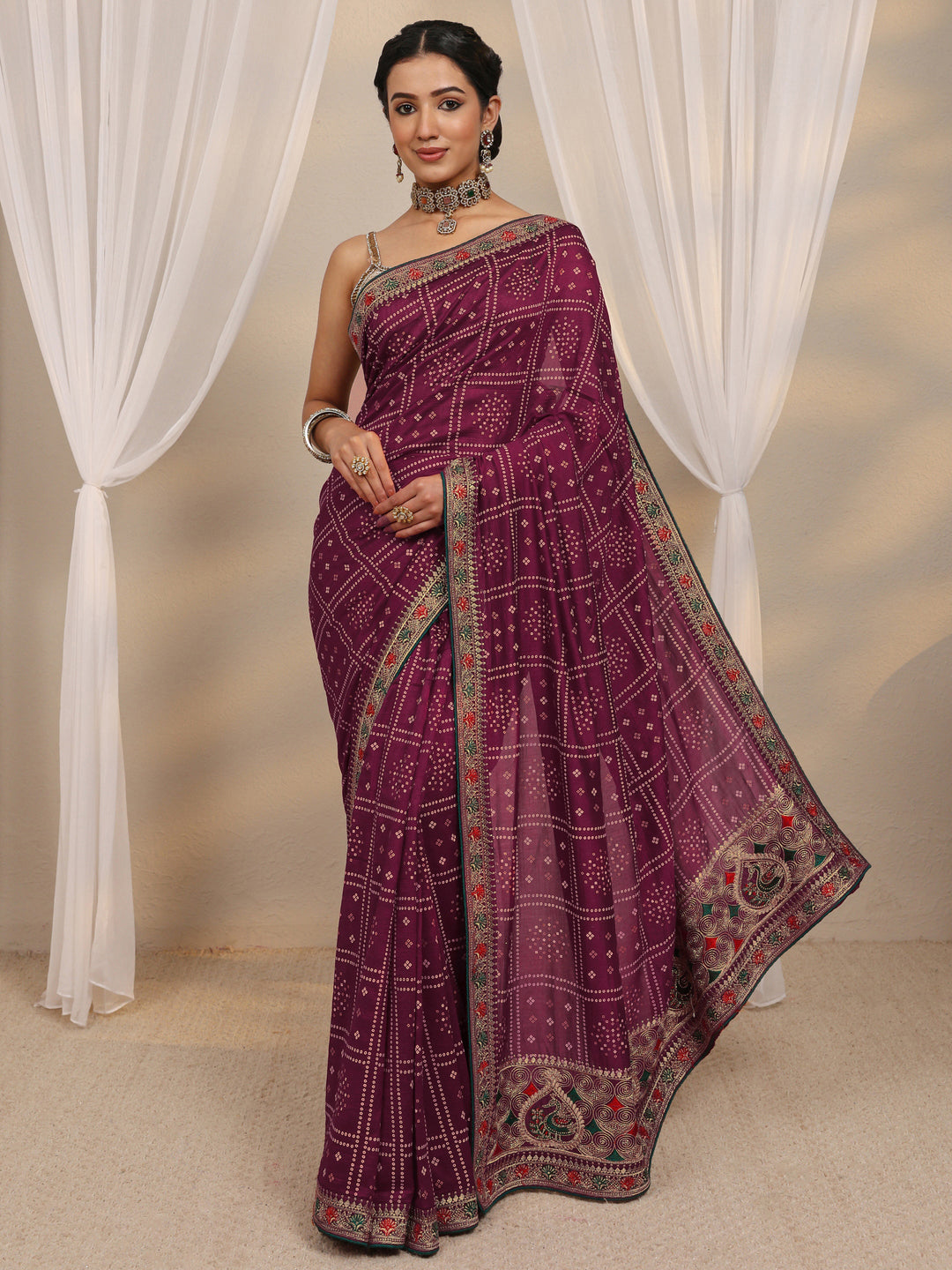 Maroon Bandhani Printed Silk Blend Saree With Unstitched Blouse Piece