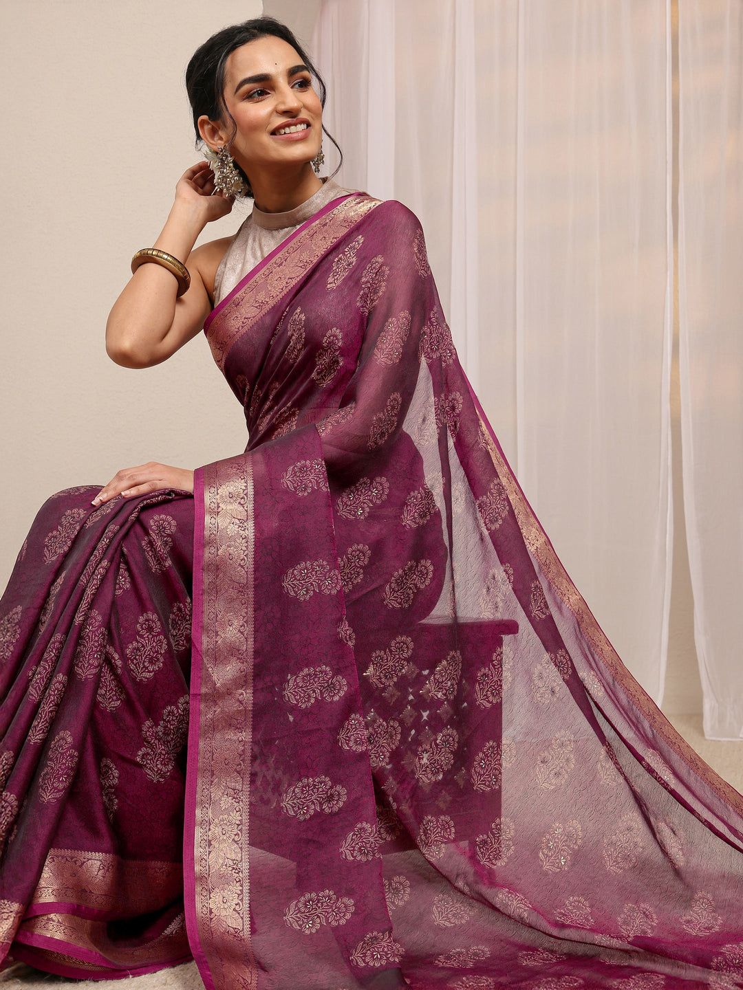 Maroon Floral Printed Silk Blend Saree With Unstitched Blouse Piece