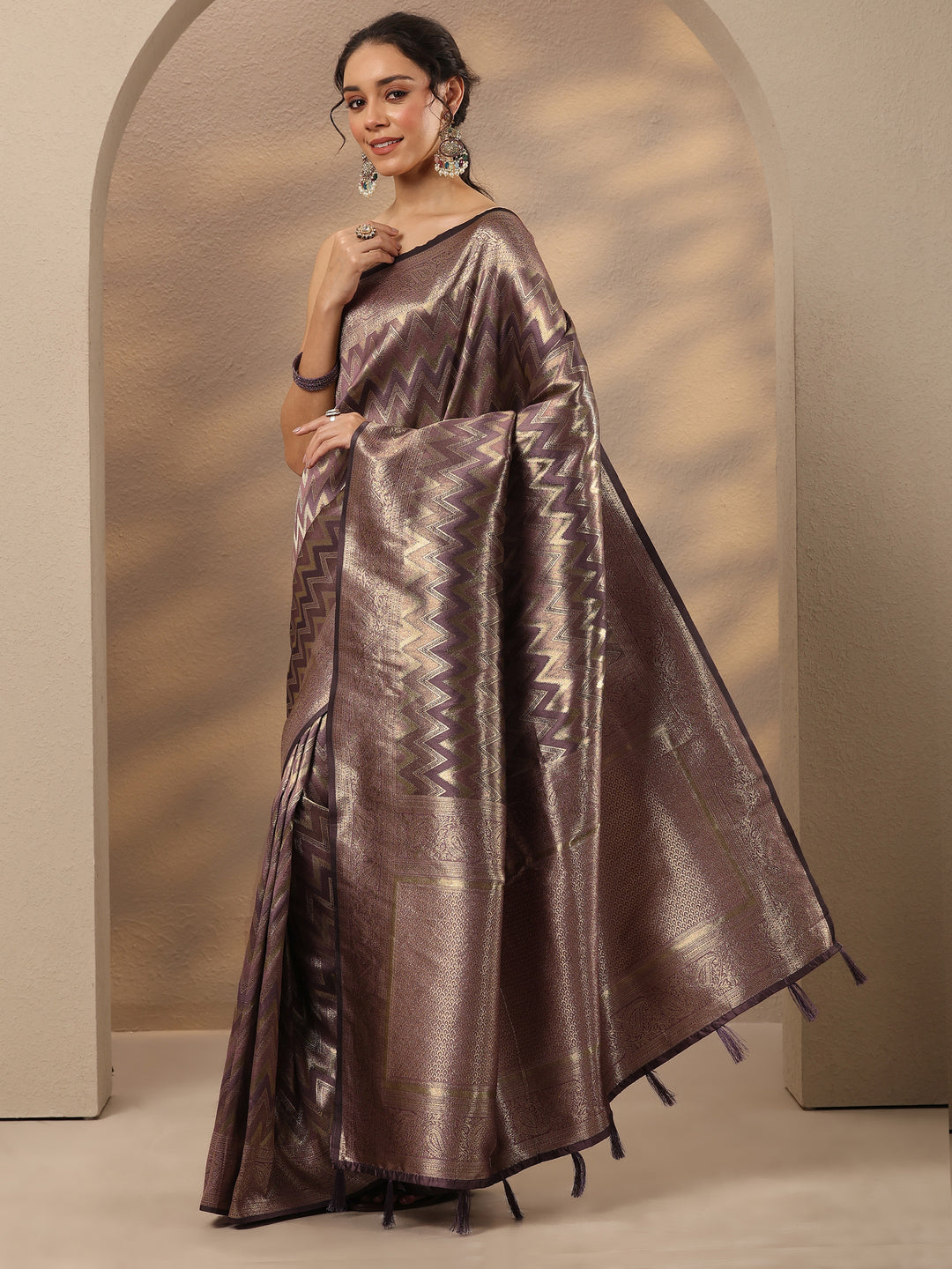 Mauve Chevron Woven Design Silk Blend Saree With Unstitched Blouse Piece