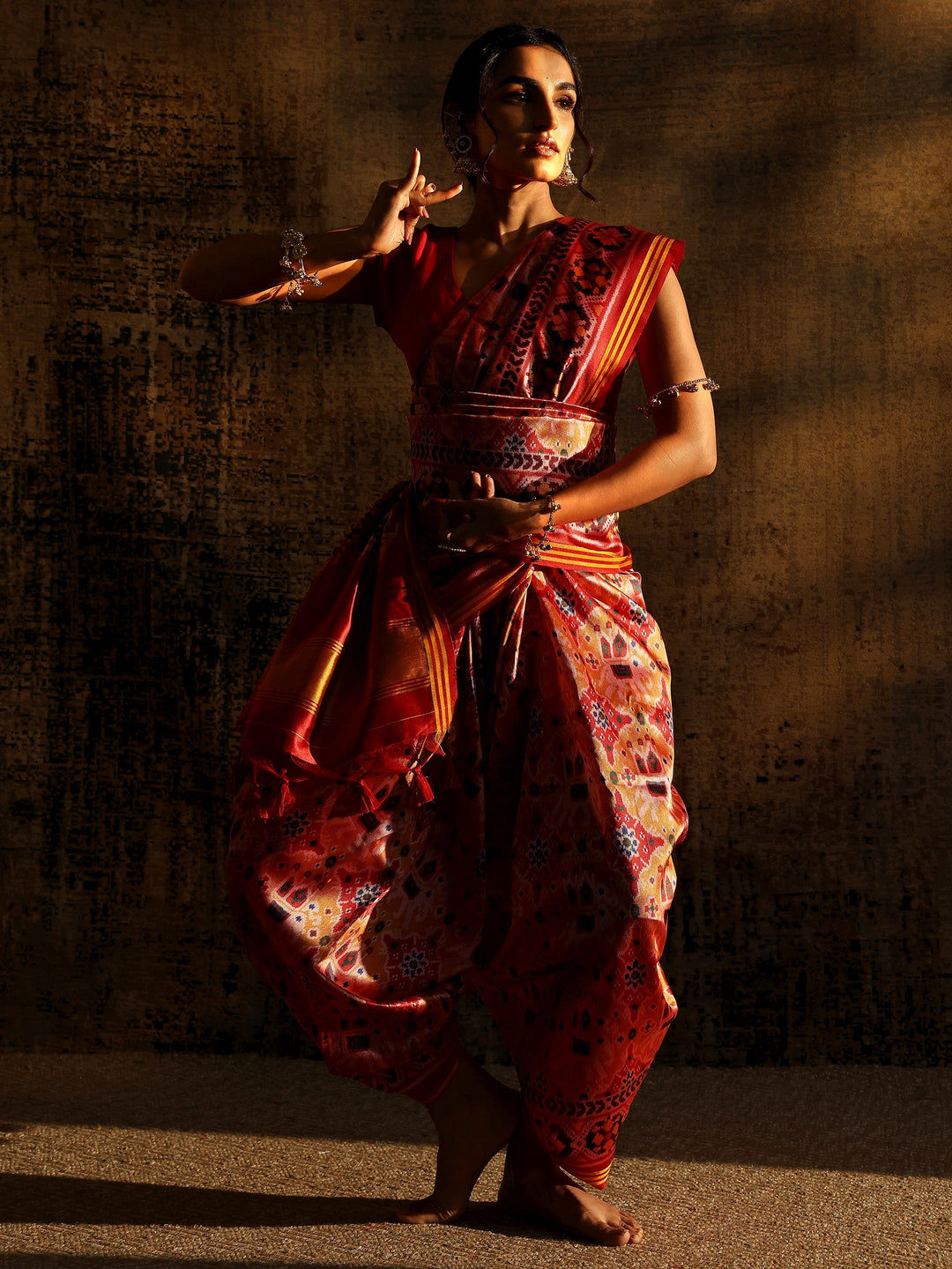 Multi Abstract Printed Silk Saree With Unstitched Blouse Piece