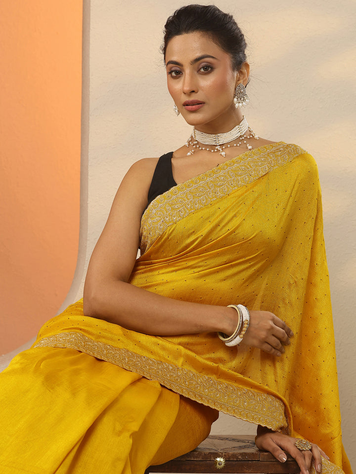 Mustard Embellished Silk Blend Saree With Unstitched Blouse Piece