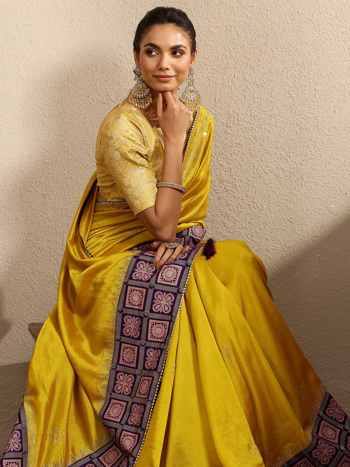 Mustard Embellished Silk Blend Saree With Unstitched Blouse Piece
