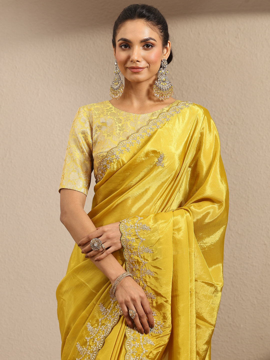 Mustard Embroidered Silk Blend Saree With Unstitched Blouse Piece