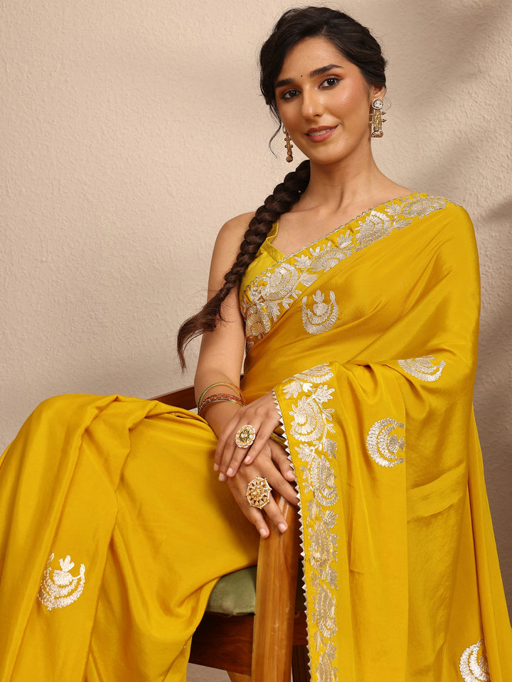 Mustard Embroidered Silk Blend Saree With Unstitched Blouse Piece