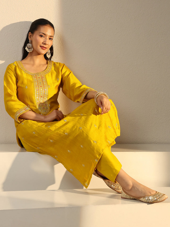 Mustard Ethnic Embroidered Silk Blend Straight Kurta