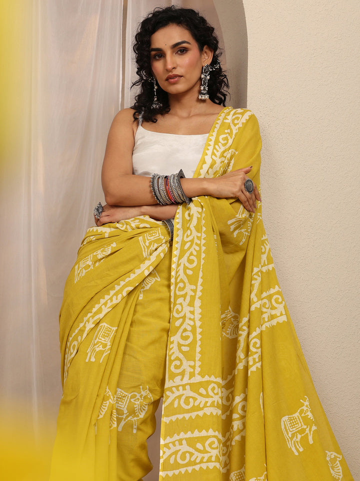Mustard Printed Cotton Blend Saree With Unstitched Blouse Piece