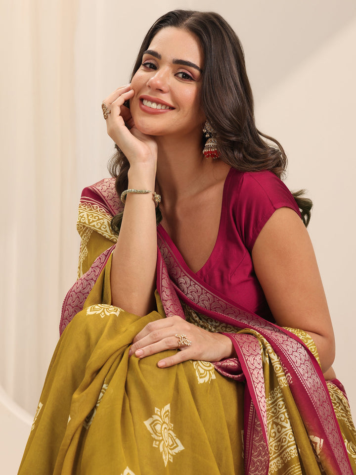 Mustard Printed Georgette Saree With Unstitched Blouse Piece
