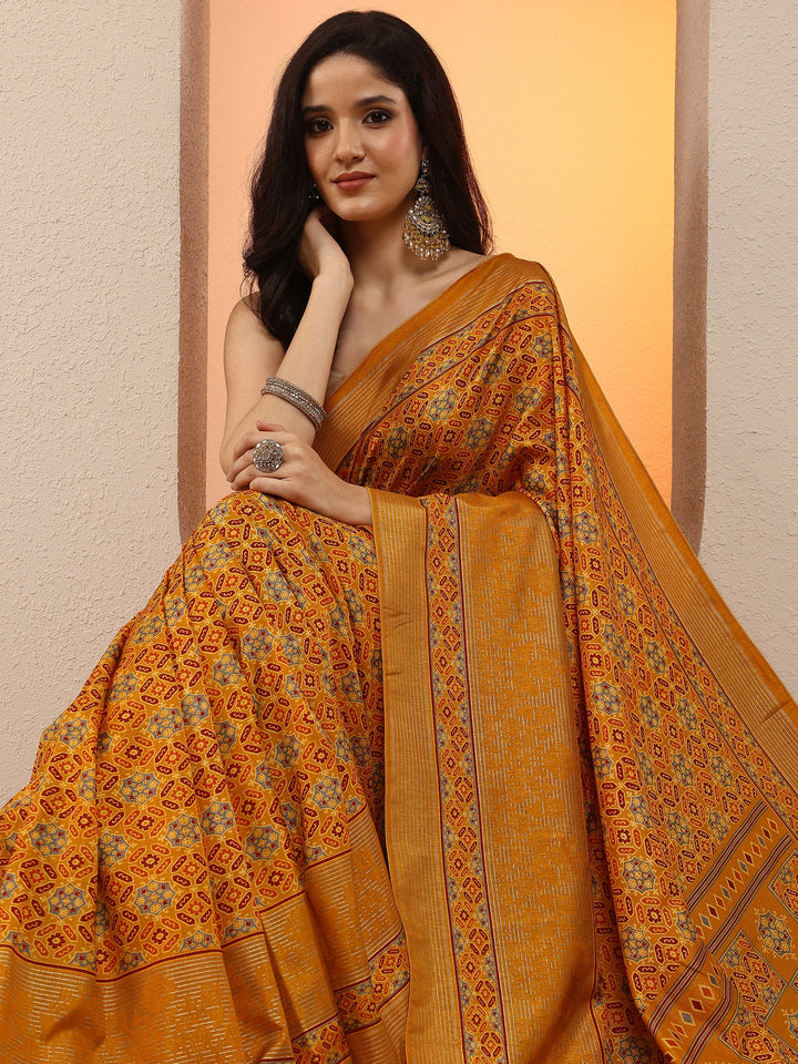 Mustard Printed Silk Blend Saree With Unstitched Blouse Piece