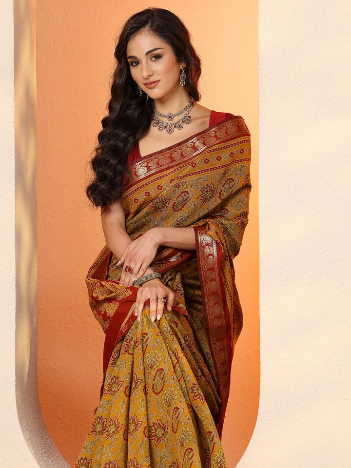 Mustard Printed Silk Blend Saree With Unstitched Blouse Piece