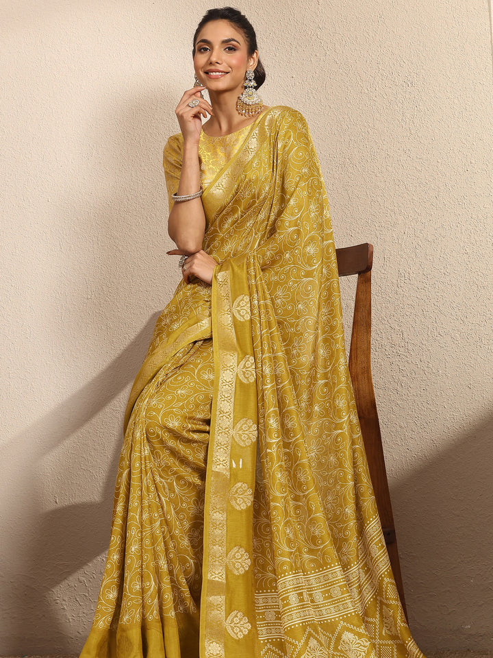 Mustard Printed Silk Blend Saree With Unstitched Blouse Piece