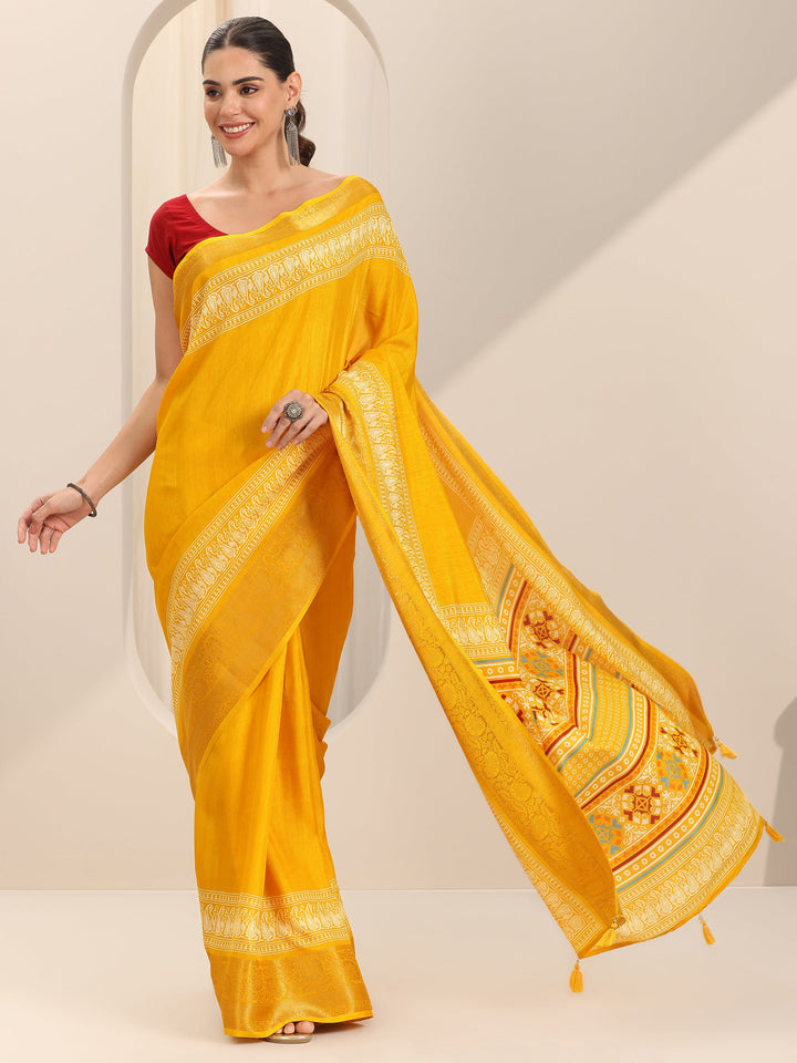 Mustard Solid Silk Blend Saree With Unstitched Blouse Piece